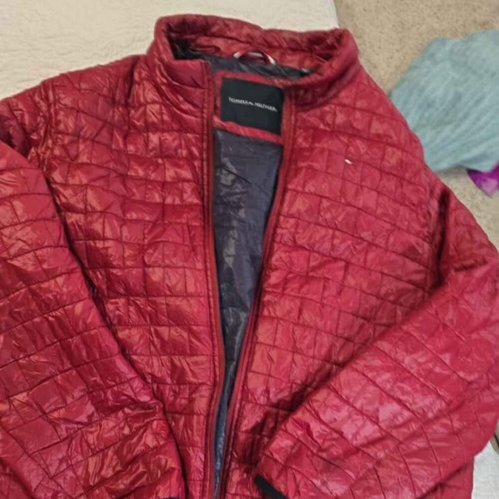 Tommy Hilfiger men's XL dark red packable jacket